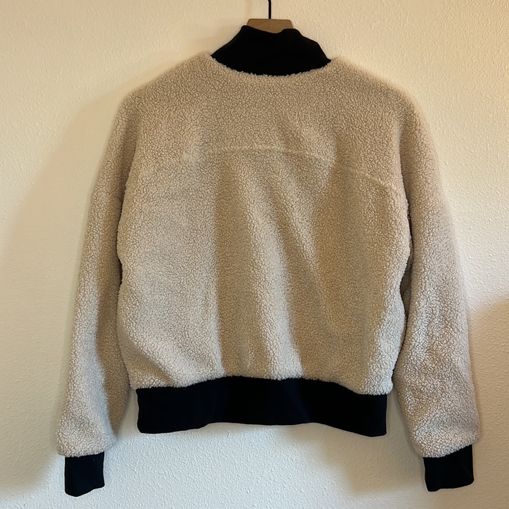 Fabletics 1/4 Zip - Picture 3 of 3